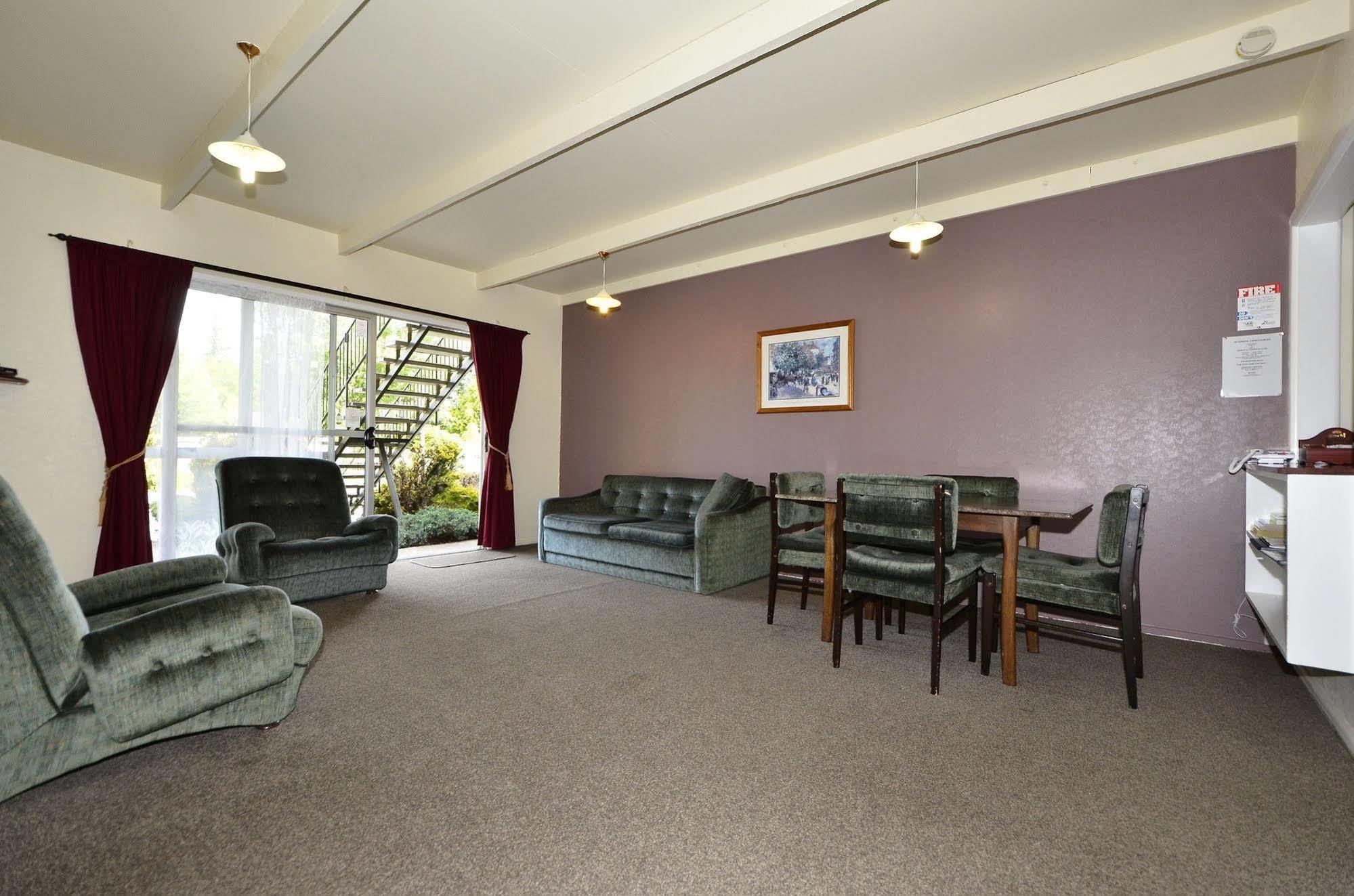 Spa Lodge Motel Ханмер-Спрингс Экстерьер фото